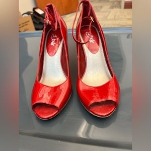 Diba Red Patent  Pumps  7 1/2